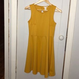 Flowy Yellow Summer Dress